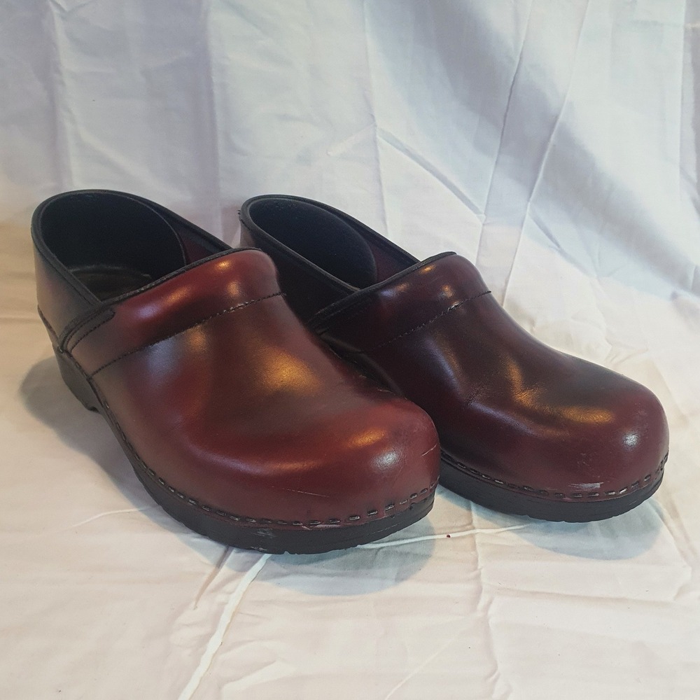 Dansko Clogs Womens 41 (10.5-11) Burgundy Cabrio Leather Slip On Healthcare MA